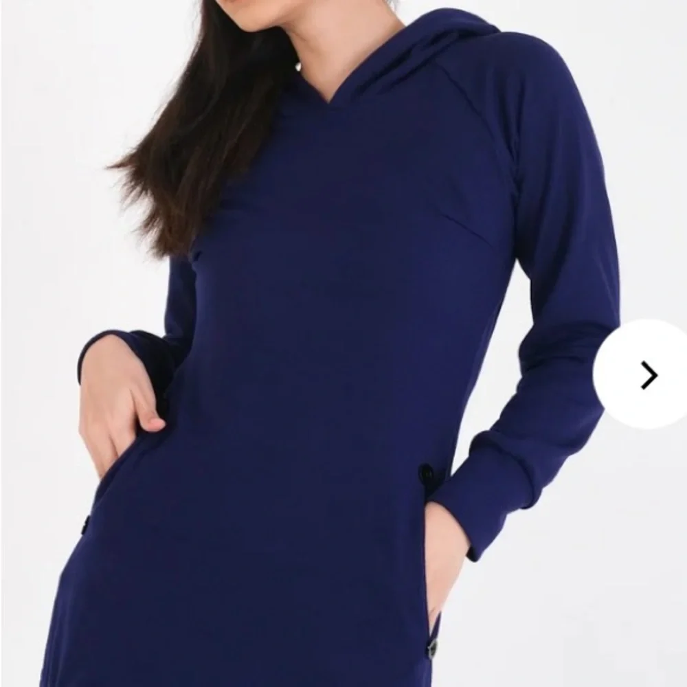 Dress - Picture 6 of 6